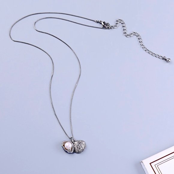 Pearl Open Clam Shell Necklace - Picture 5 of 7